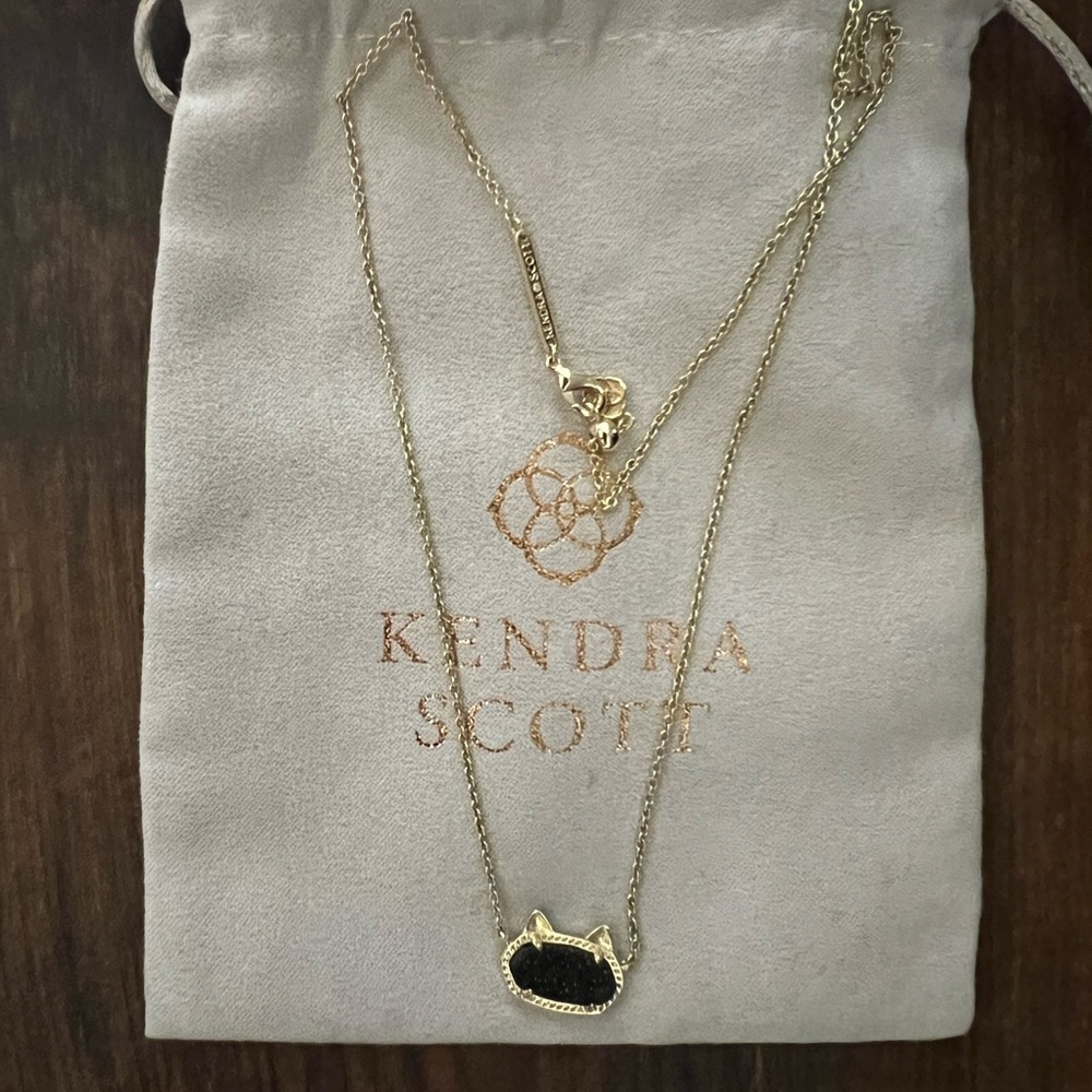 Kendra Scott Elisa cat pendant necklace